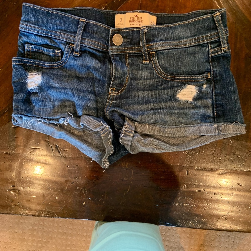 Hollister | denim low-rise short-short | 3; 26w